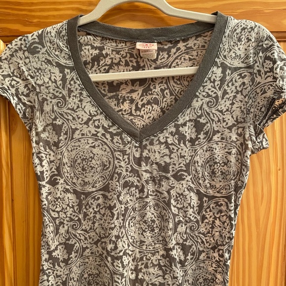 Incredibly thin, almost sheer pale and dark gray top. - Picture 3 of 7